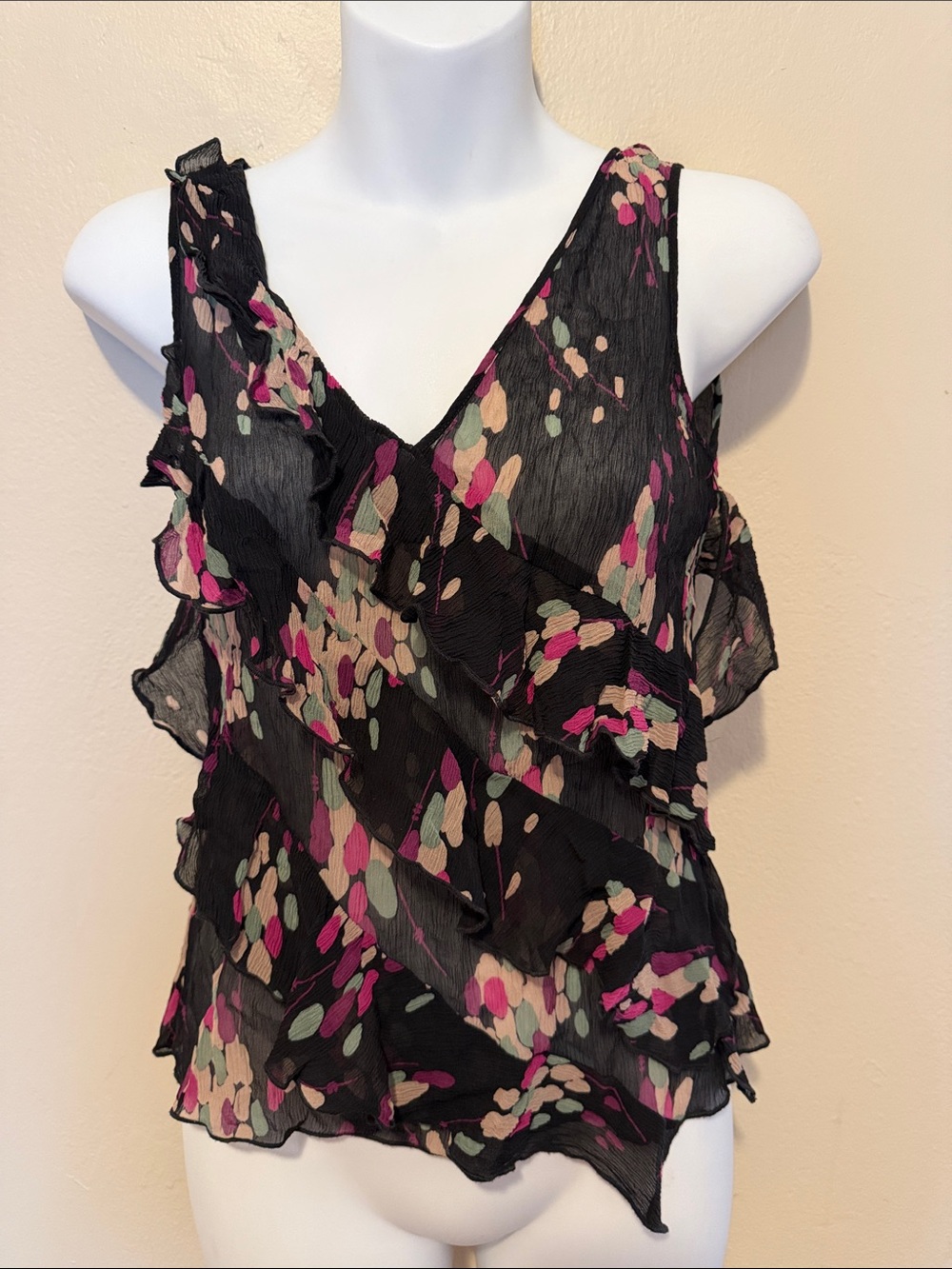Club Monaco Black Floral-Print Ruffled V-Neck Sleeveless Top